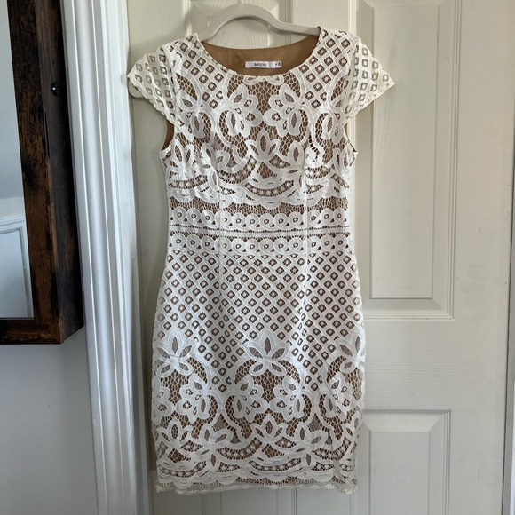 Adorable full lace white dress - Picture 1 of 5
